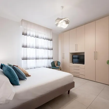 Charming In * Florence